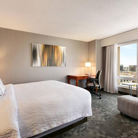 Courtyard By Marriott Tysons Mclean Hotel Tysons Corner Bagian luar foto