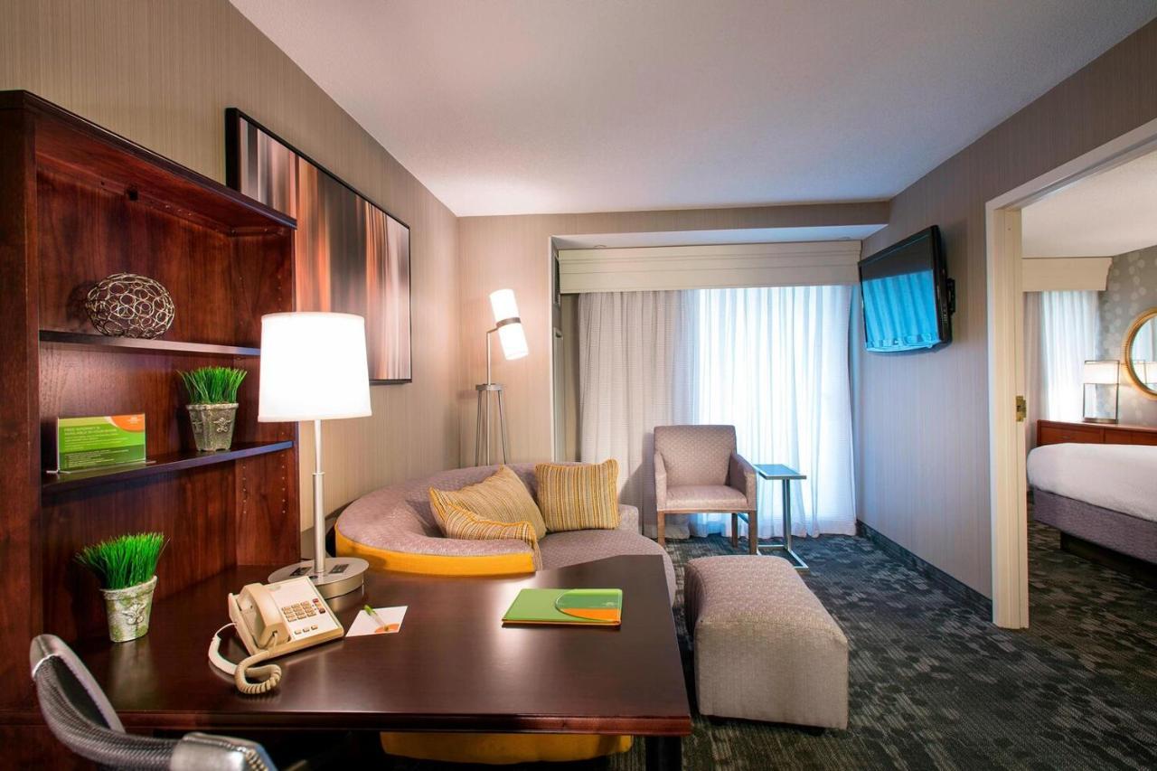 Courtyard By Marriott Tysons Mclean Hotel Tysons Corner Bagian luar foto