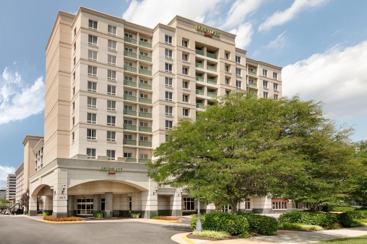 Courtyard By Marriott Tysons Mclean Hotel Tysons Corner Bagian luar foto