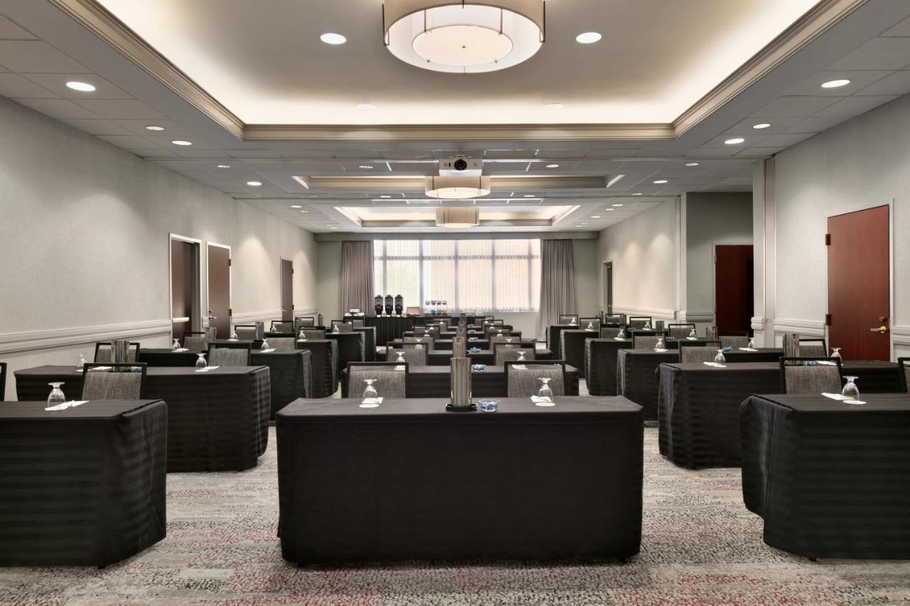 Courtyard By Marriott Tysons Mclean Hotel Tysons Corner Bagian luar foto